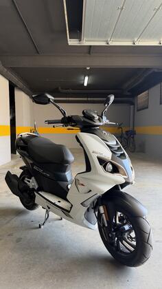 Peugeot - Peugeot