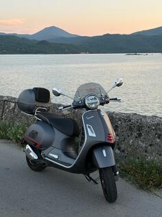 Piaggio - Vespa