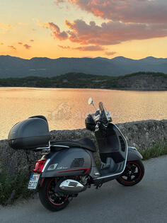 Piaggio - Vespa