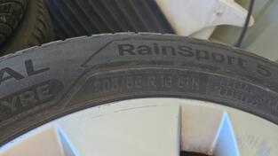Fabričke rims and Uniroyal tires