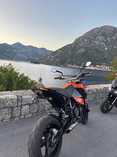 KTM - duke 690