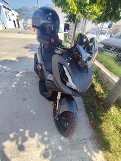 Honda - ADV 350