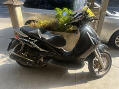 Piaggio - Beverly 500