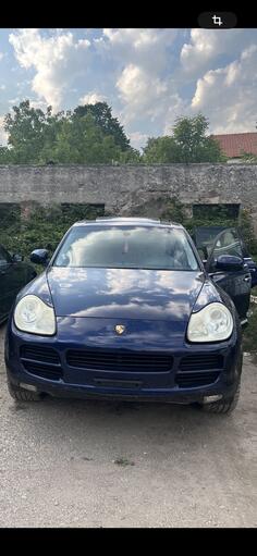 Porsche - Cayenne - Porsche Cayenne 4.5 V8