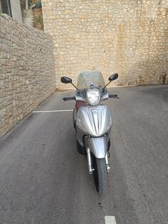 Piaggio - beverly 350