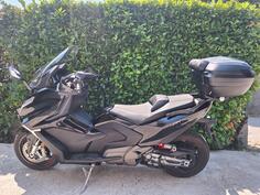 Kymco - AK550premium