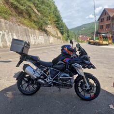BMW - 1200