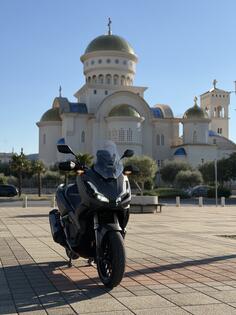 Honda - ADV350