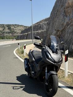 Honda - ADV350