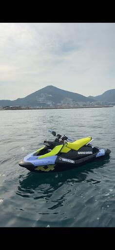 BRP - Spark Trixx 3up