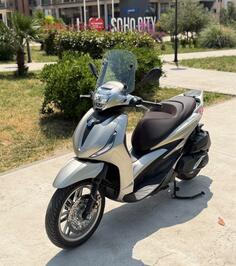 Piaggio - Beverly 400