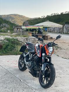 KTM - duke 200