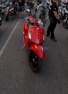 Piaggio - Vespa
