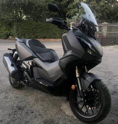 Honda - ADV