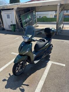 Piaggio - Beverly 300