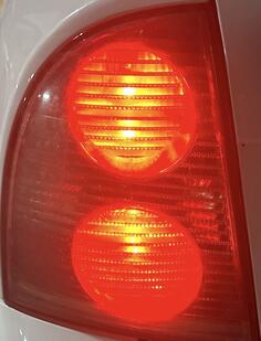 Lijevo stop svjetlo za Volkswagen - Passat    - 2005