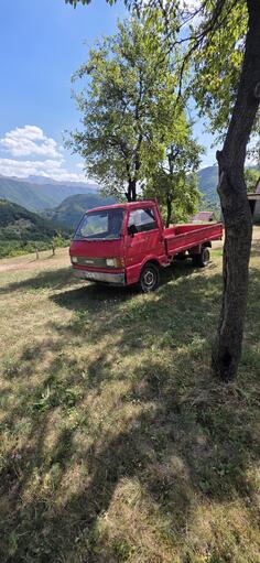 Mazda - E 2000 I