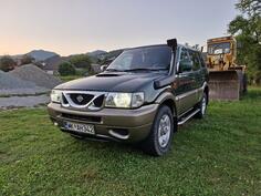 Nissan - Terrano II - 2.7