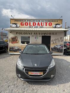 Peugeot - 208 - 1.2 pure tech