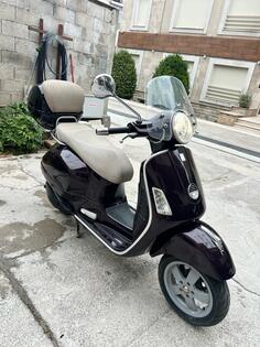Piaggio - Vespa