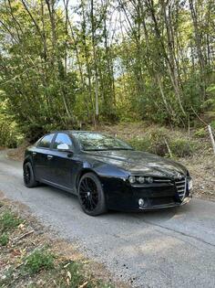 Alfa Romeo - 159