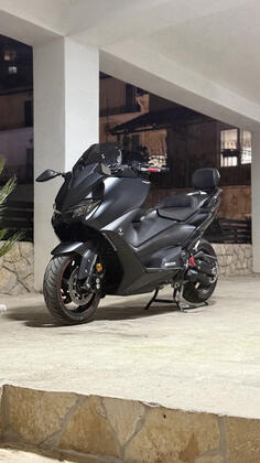 Yamaha - Tmax 560