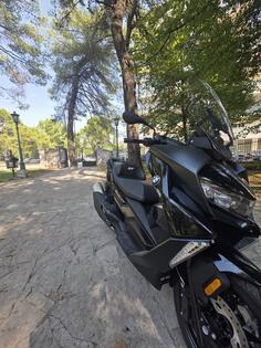 BMW - C400 GT