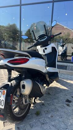 Piaggio - beverley
