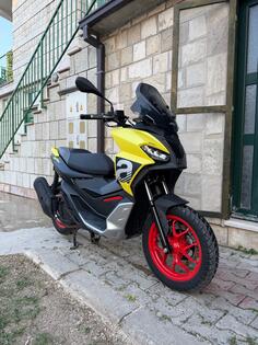 Aprilia - SR GT 200
