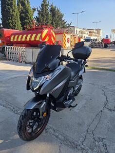 Honda - Integra 750