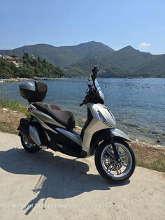 Piaggio - Beverly 400