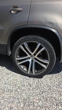 Fabričke rims and dunlop tires
