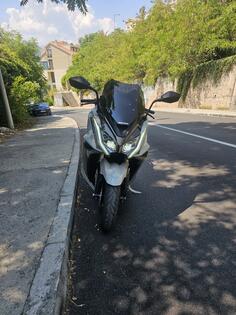 Kymco - AK 550