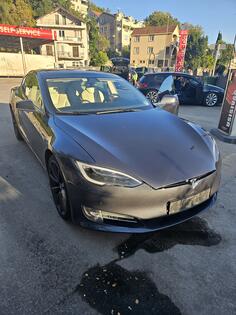 Tesla - Model S - 75D