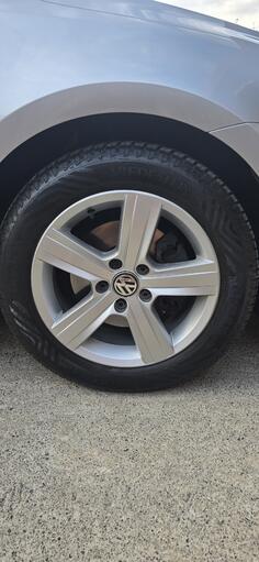 Fabričke rims and univerzalna tires