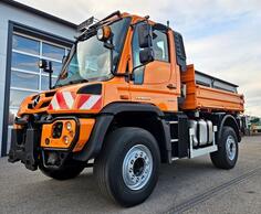 Mercedes Benz - UNIMOG U527 UGE / UNIVERZALNA KOMUNALNA MAŠINA / INF-0026