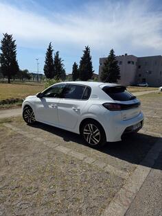 Peugeot - 208 - 1.2 PureTech - Allure oprema