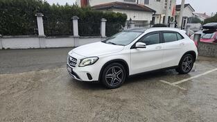 Mercedes Benz - 220 - GLA