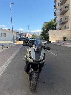 Honda - adv 350
