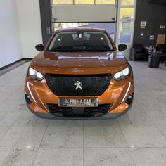 Peugeot - 2008 - 1.2 PURETECH//AUTOMATIK