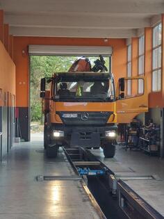Mercedes Benz - Axor 1833