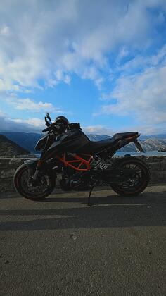 KTM - Duke 390