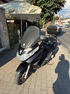Piaggio - x8