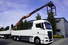 MAN - TGX 26.470 6x2-4 / 30.000 km / Atlas 170.2VB-A12 kran / platforma sa prikolicom / Kamion sa...