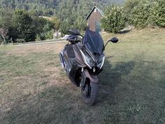 Kymco - AK550