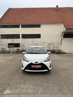 Toyota - Yaris - 1.5 HYBRID -AUTOMATIK