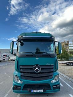 Mercedes Benz - MP4