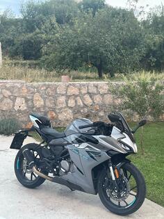 CFMoto - 300SR