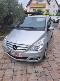 Mercedes Benz - B 180