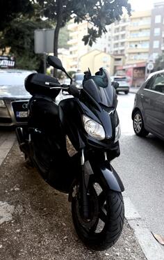 Yamaha - XMAX
